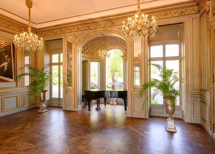 Chateau De Pourtales